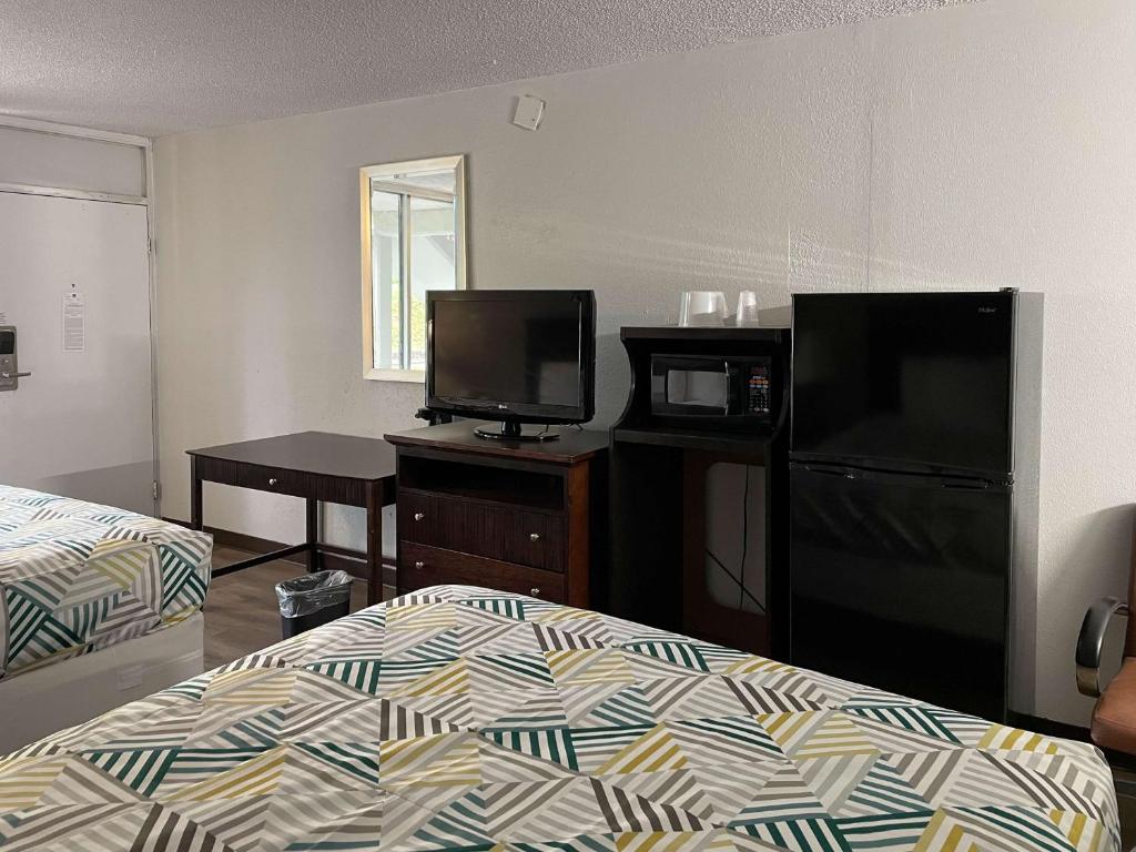 Motel 6 Wytheville VA photo 1