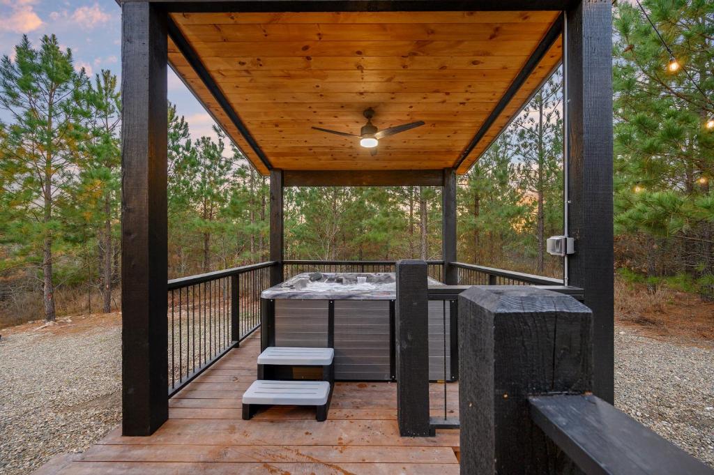 All FORE The View Cabin in Hochatown photo 4