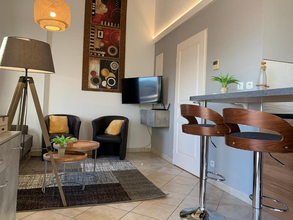 Apartment with a view of the Pyrenees, 300m from the sea