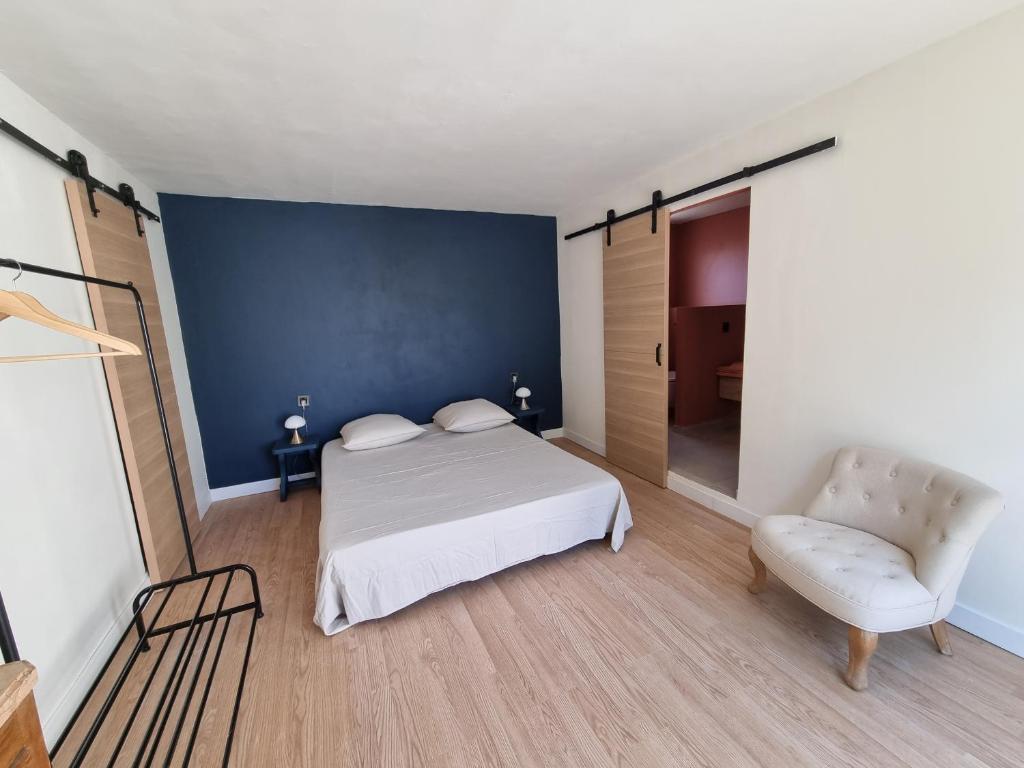 villa avec studio indépendant et piscine photo 1