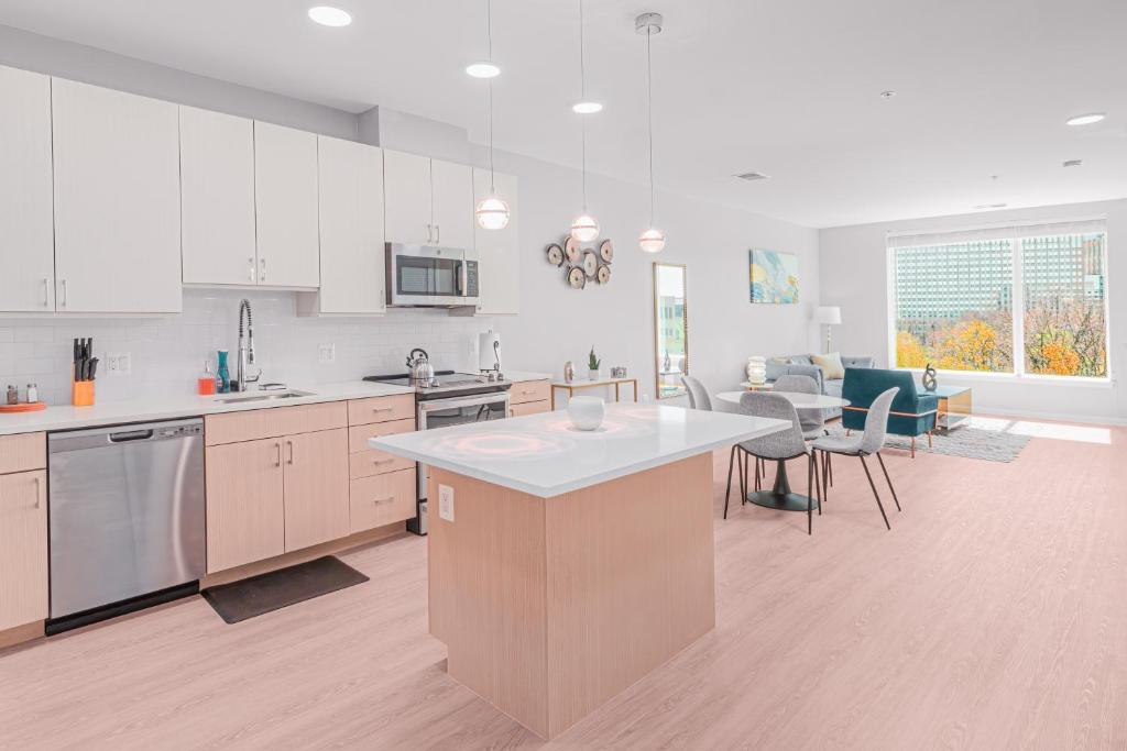 Luxury Living City Views DC photo 1