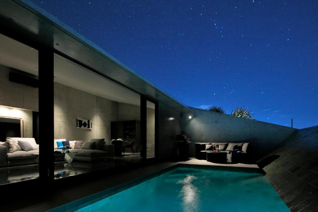 VILLA WHITE photo 2