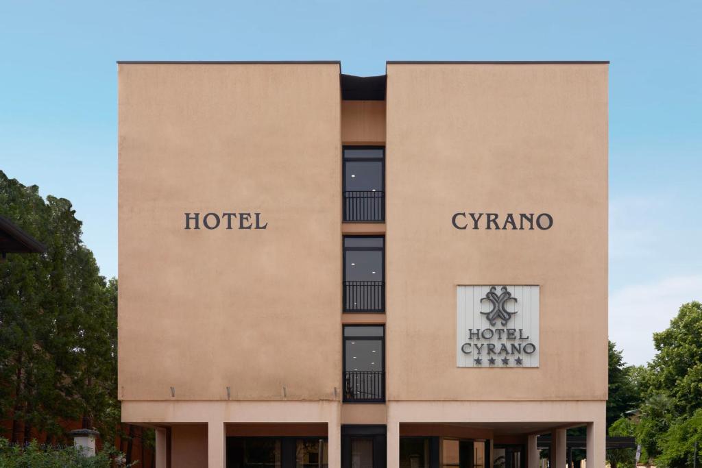 Hotel Cyrano photo 2