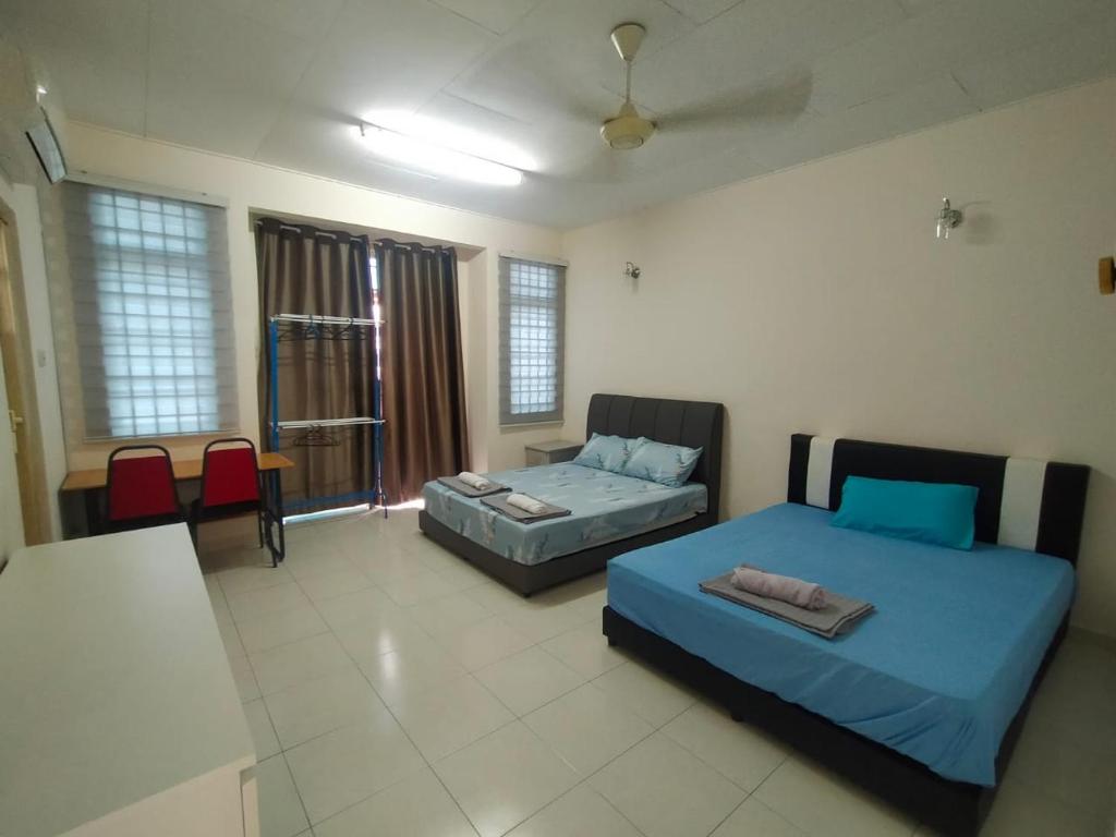 Cheerful 3-Bedroom Residential Home with Free WIFI photo 2