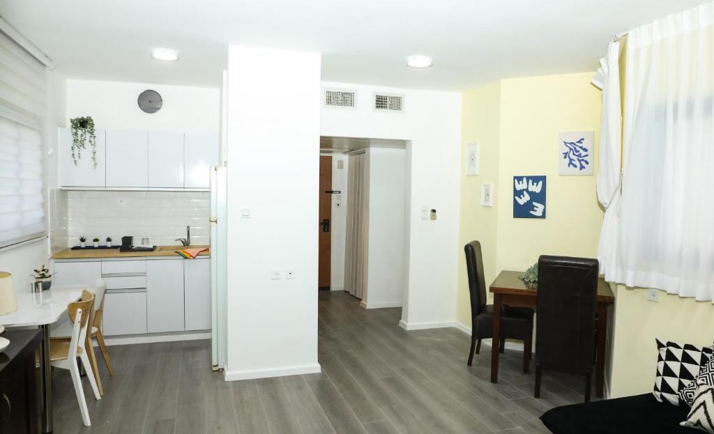 Pool, Sauna, Gym & Spa @ Beach-Front Apartment Hotel photo 3