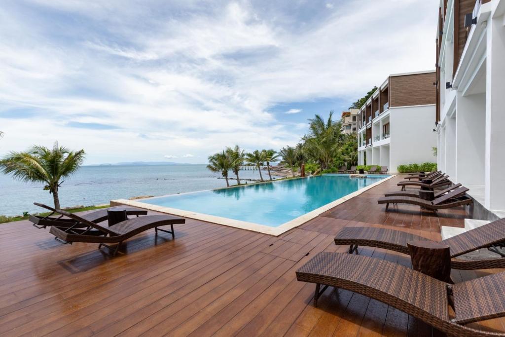 X-Sea Khanom Harbor Bay Resort photo 1