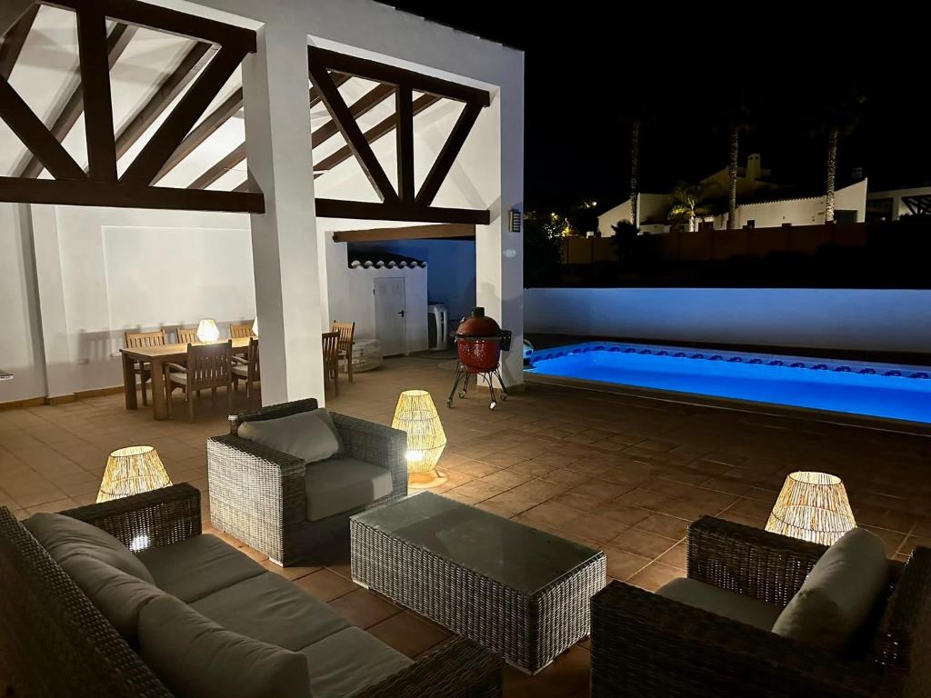 Elegante y Luminosa Villa 5* photo 1