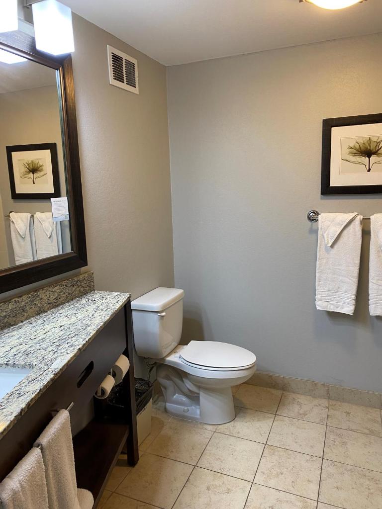 AmericInn by Wyndham Algona - Tap to explore photos