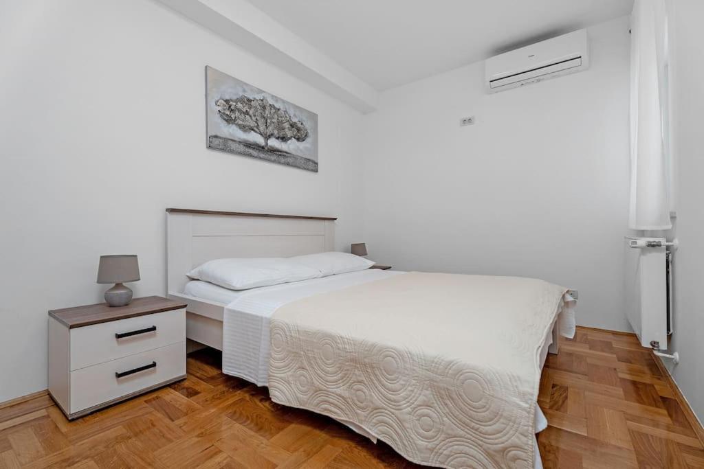 Apartman Lucija with private pool photo 3