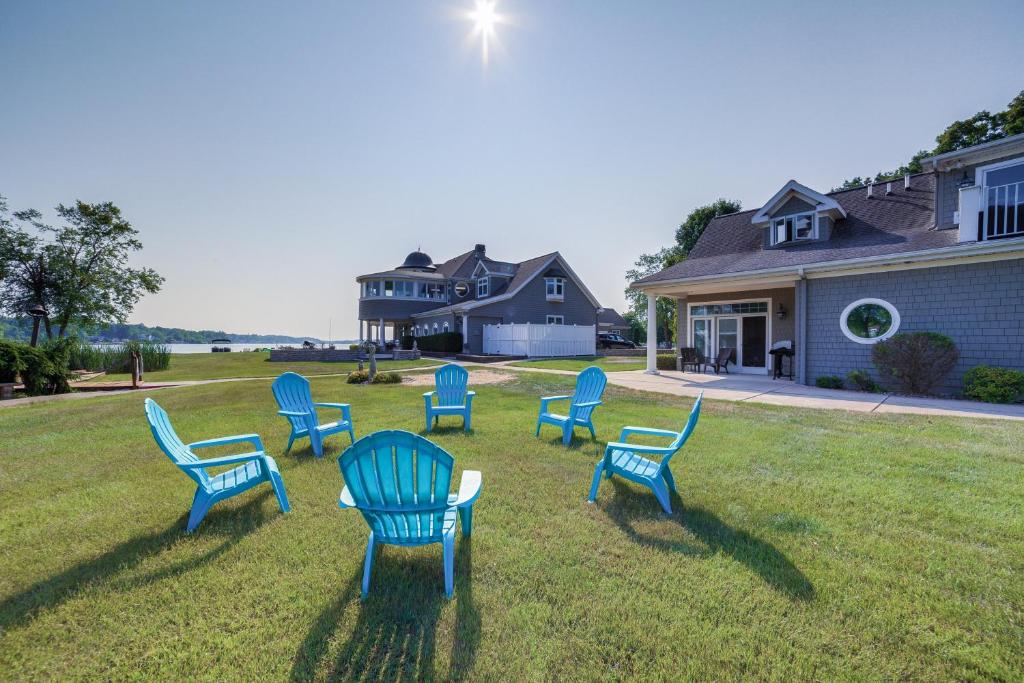 Waterfront Jackson Mansion Patio, Grill, Dock! photo 1