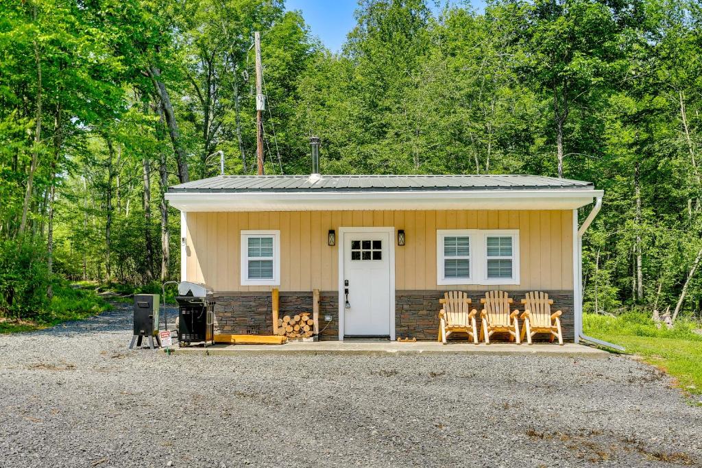 Cozy Cabin on 75 Acres in the Pocono Mountains!