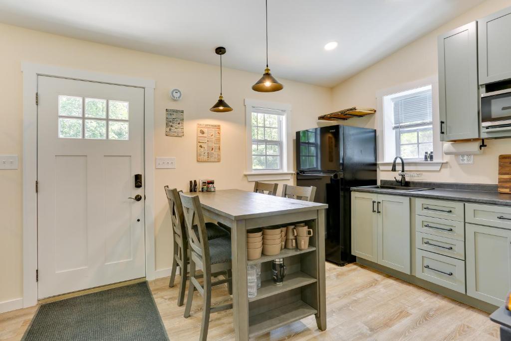 Cozy Cabin on 75 Acres in the Pocono Mountains! photo 3