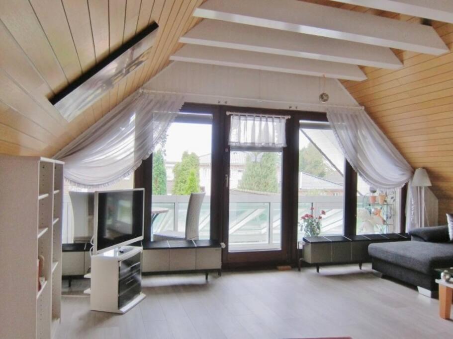 Schöne Ferienwohnung im HAUS SONNENGARTEN mit WLAN und Parkplatz in Achim bei Bremen photo 1