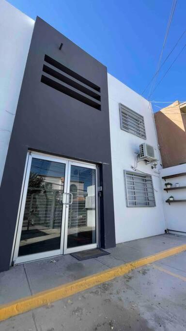 •Executive Suite• Quiet, Centrally & Comfortable photo 3