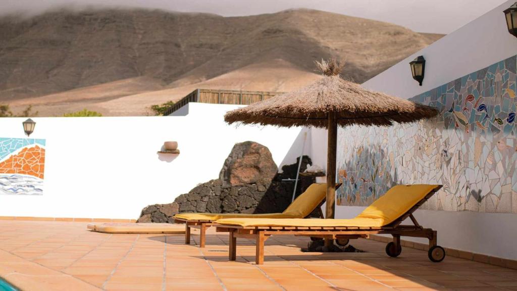 Bungalow Allende Famara con piscina privada y AC photo 3