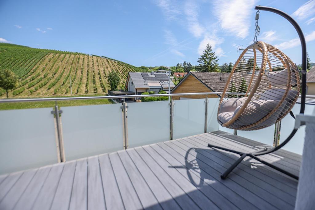 Neu I Penthouse-Wohnung 100 qm I Blick auf die Weinreben I Nespresso photo 2