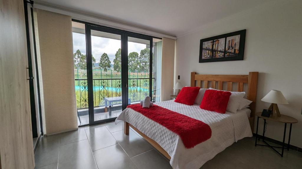 Apto lujo con jacuzzi y parqueadero piso 4 photo 2