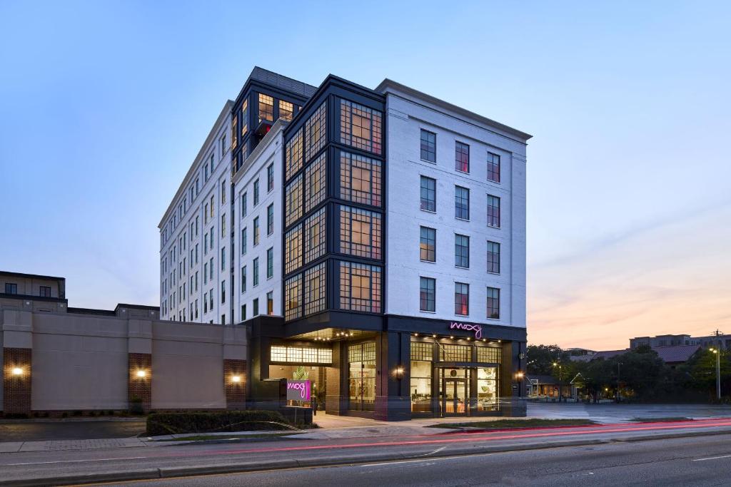 Moxy Charleston Downtown photo 1