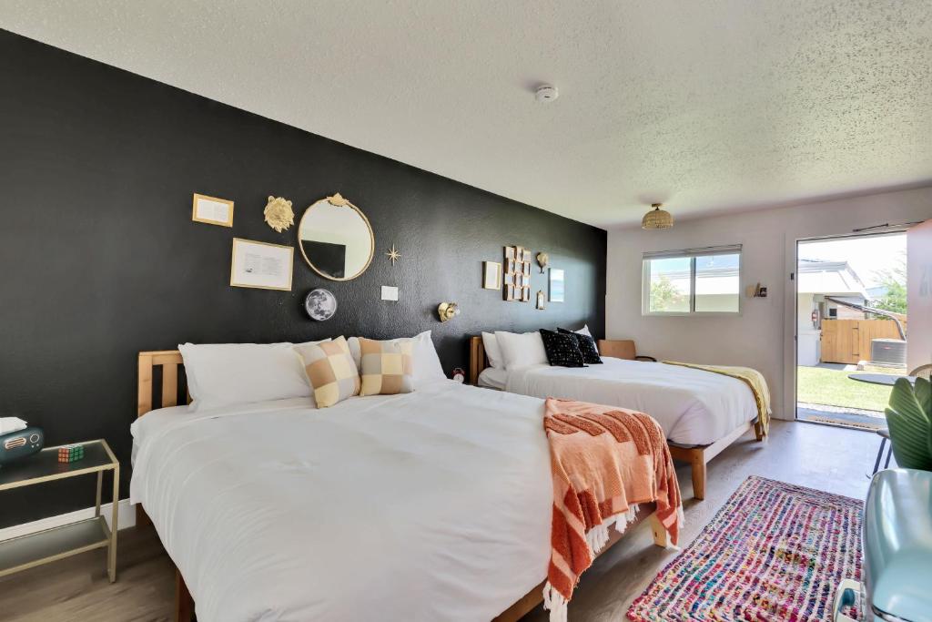 Hotel McCoy - Art, Libations, Pool Society photo 2