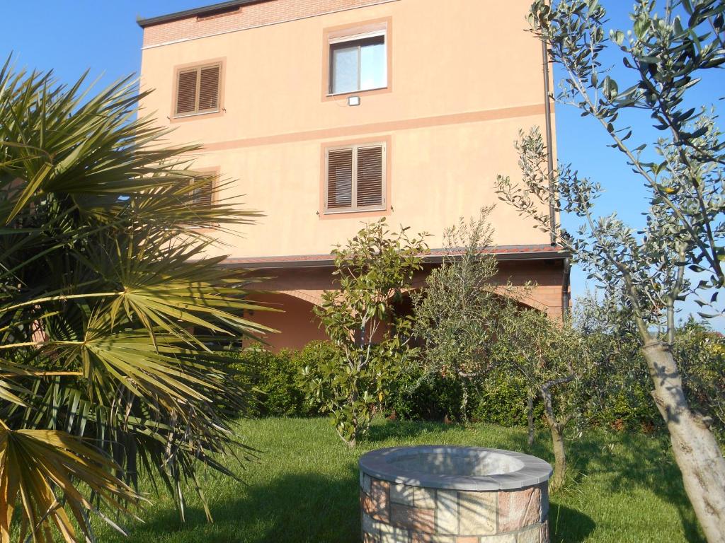 The Garden Guest House photo 3