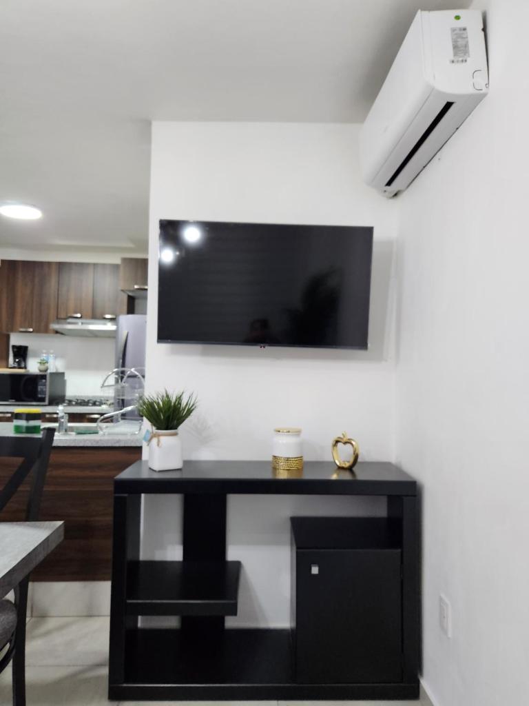 Nuevo y amplio departamento con alberca y seguridad en el centro de Guadalajara photo 1