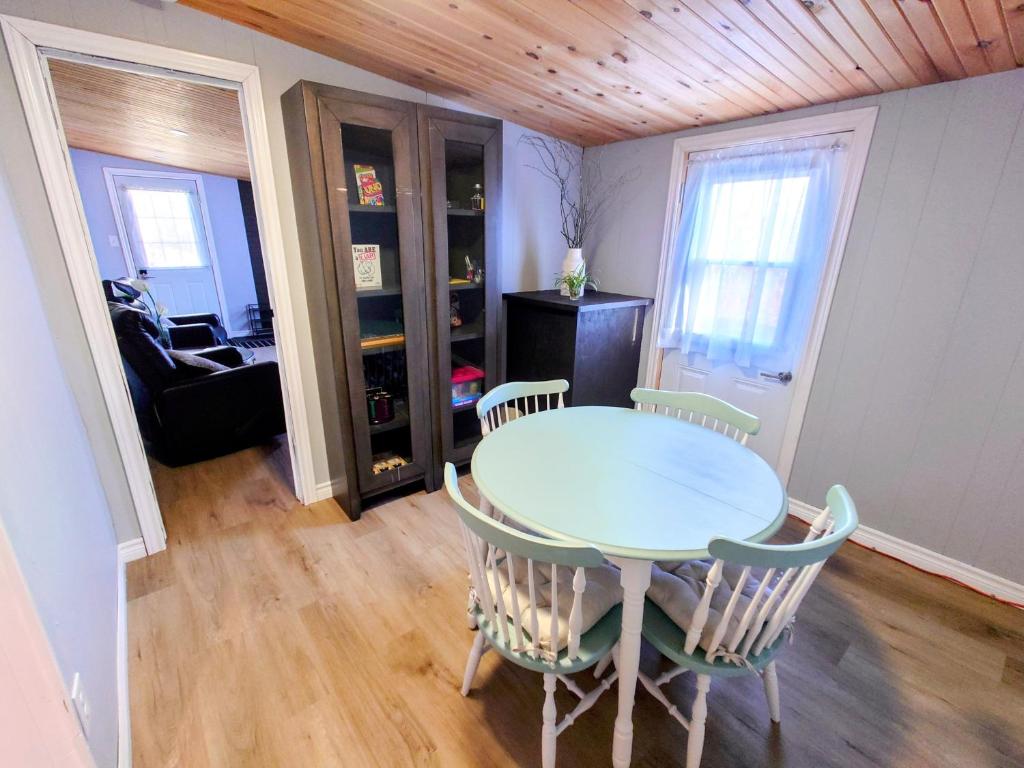 Red Island Cozy Retreat photo 4