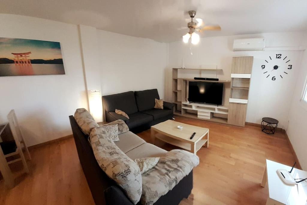 2F, Aire Acondic, 80m2, 2 dormitorios, 4 huéspedes, WIFI GRATIS