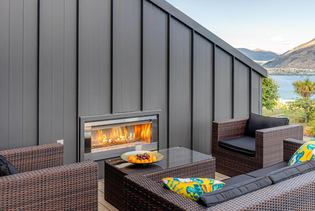 Queenstown Lake and Mountain View Retreat Free Wifi Free Street Parking photo 4