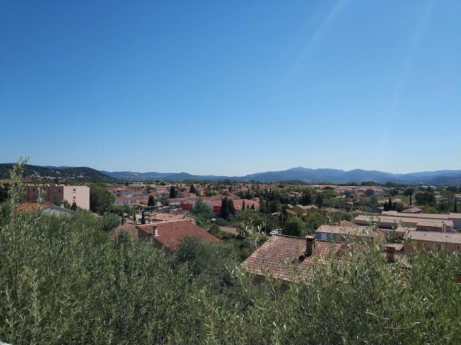 T2 en Rez de chaussée de villa à cuers