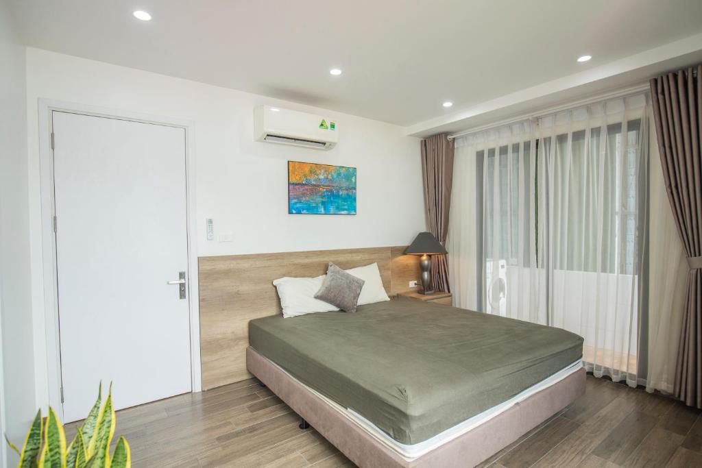 The Valley - Management by LUCK APART