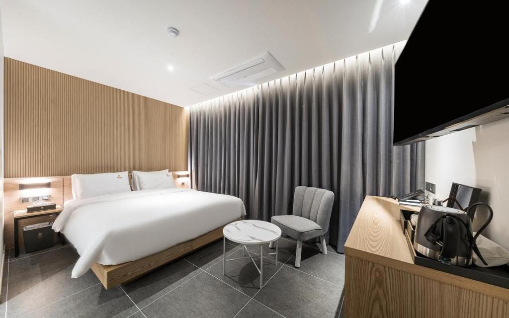 The Van Hotel photo 4
