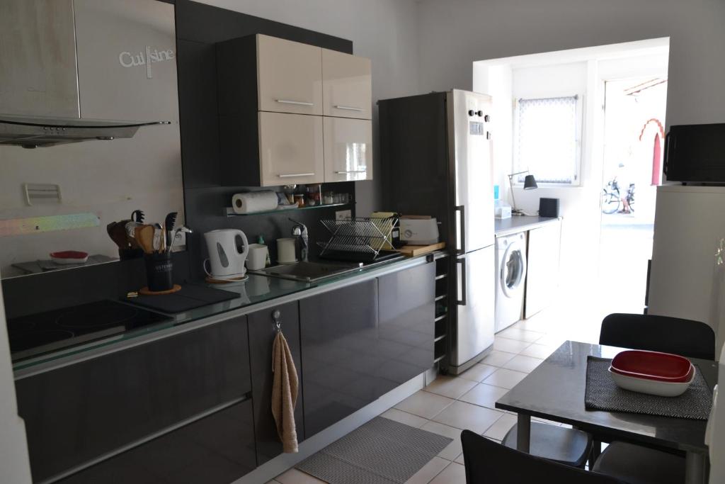 Joli appartement avec jardin, rive droite photo 2