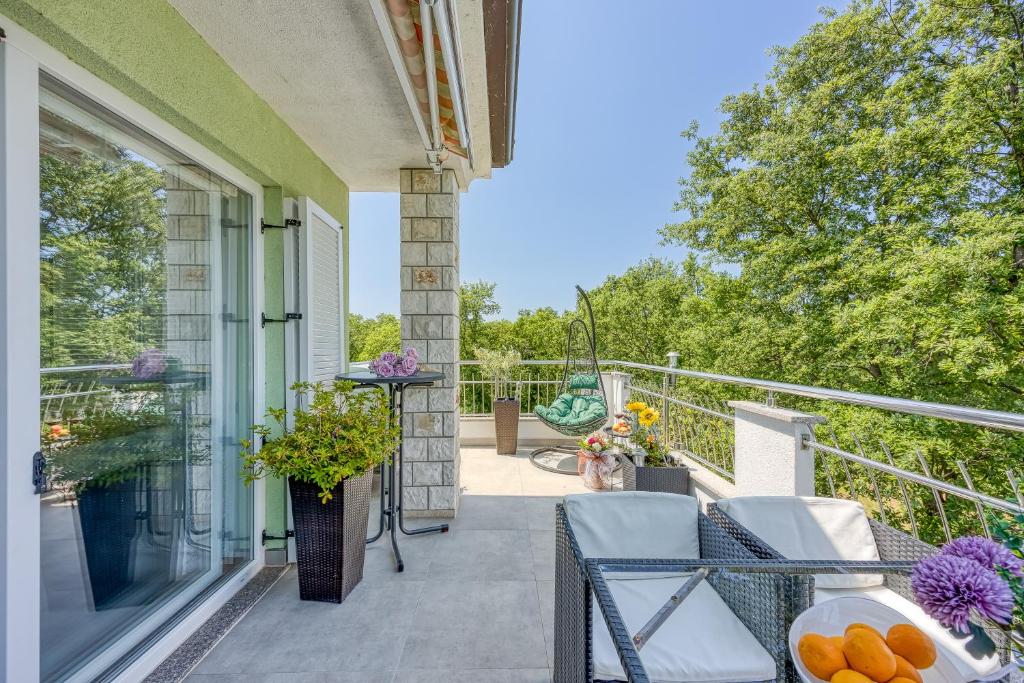App Mariella 150m from the sea - Happy Rentals photo 1