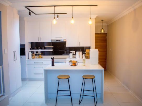 Sapphire Seas Beach Apartment photo 4