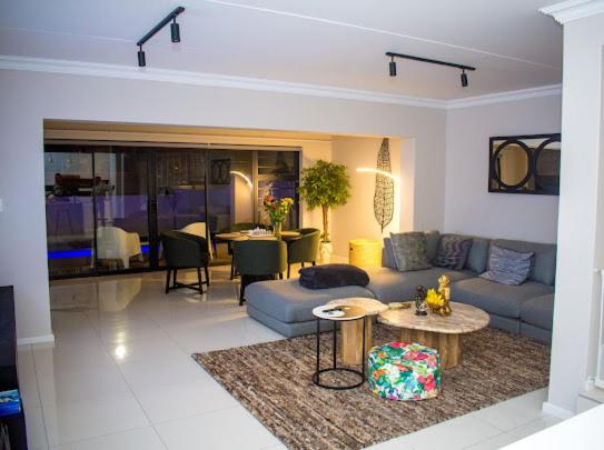 Sapphire Seas Beach Apartment photo 1