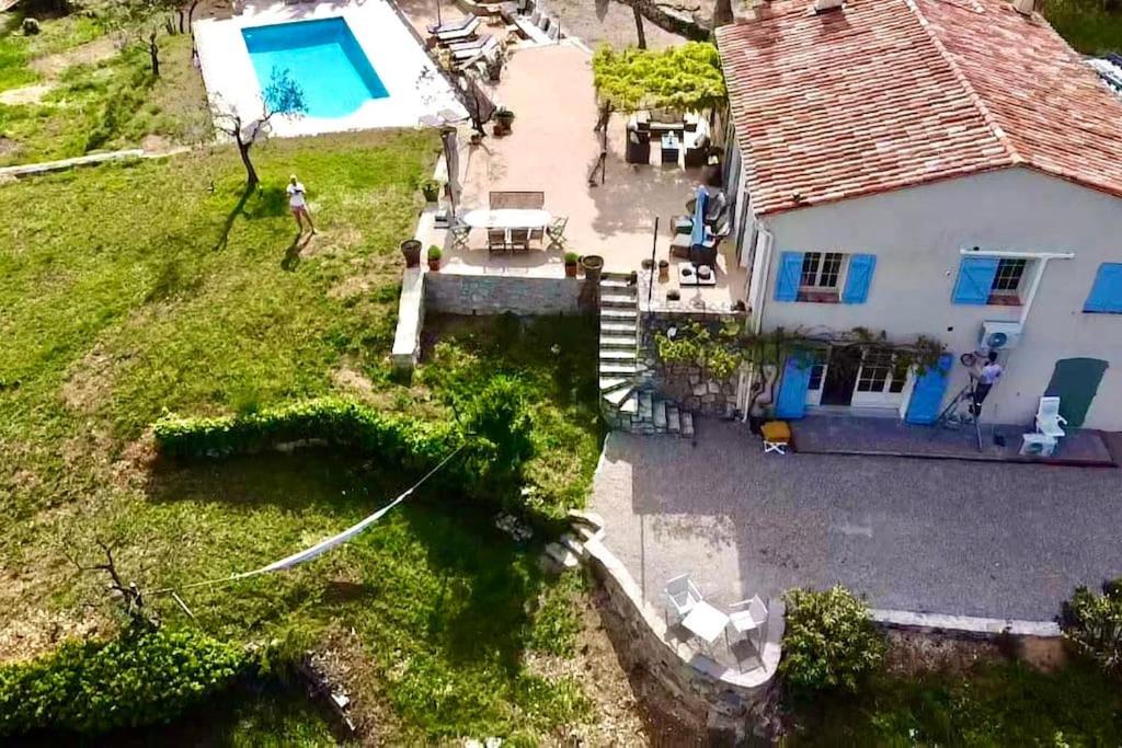 Amazing Villa with panoramic view in Seillans. photo 2