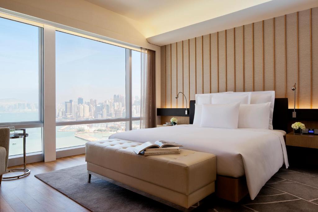 Renaissance Hong Kong Harbour View Hotel photo 1