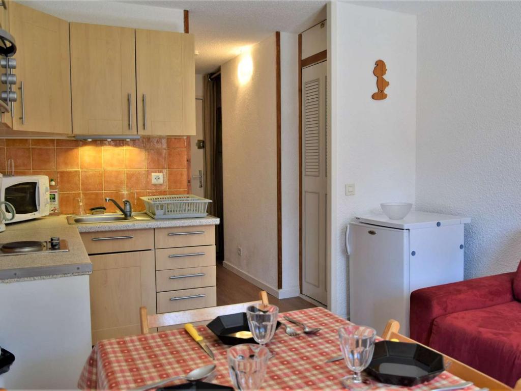 Appartement Risoul, 1 pièce, 4 personnes - FR-1-330-92 photo 3