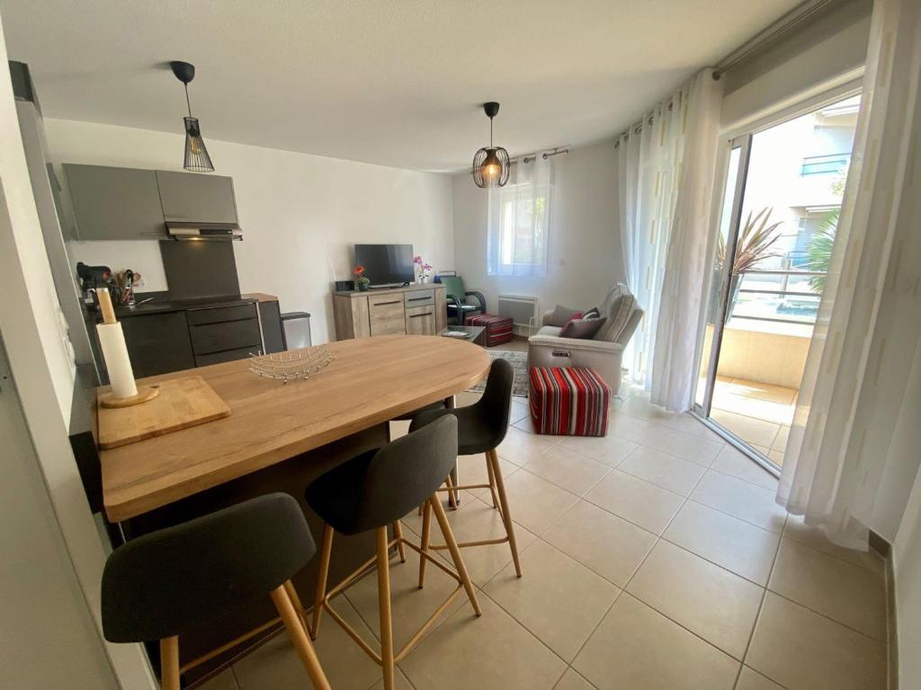 Appartement Mèze, 3 pièces, 4 personnes - FR-1-604-41 photo 2