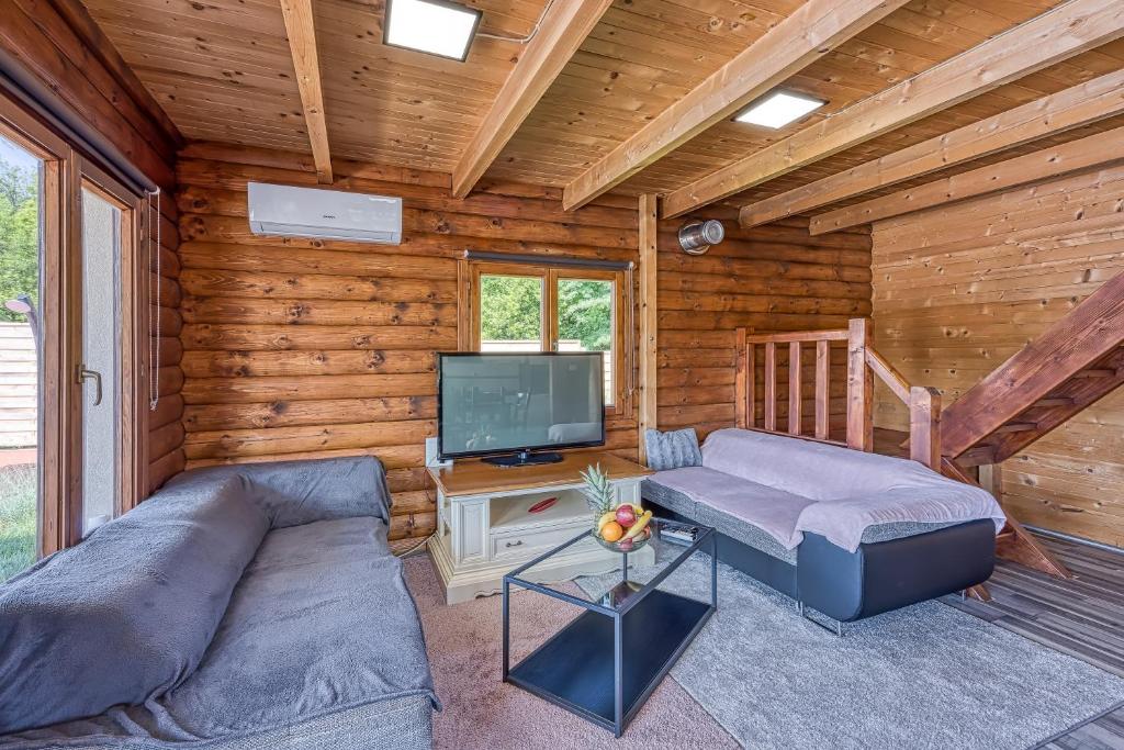 Villa Minja With Private Pool - Happy Rentals photo 3
