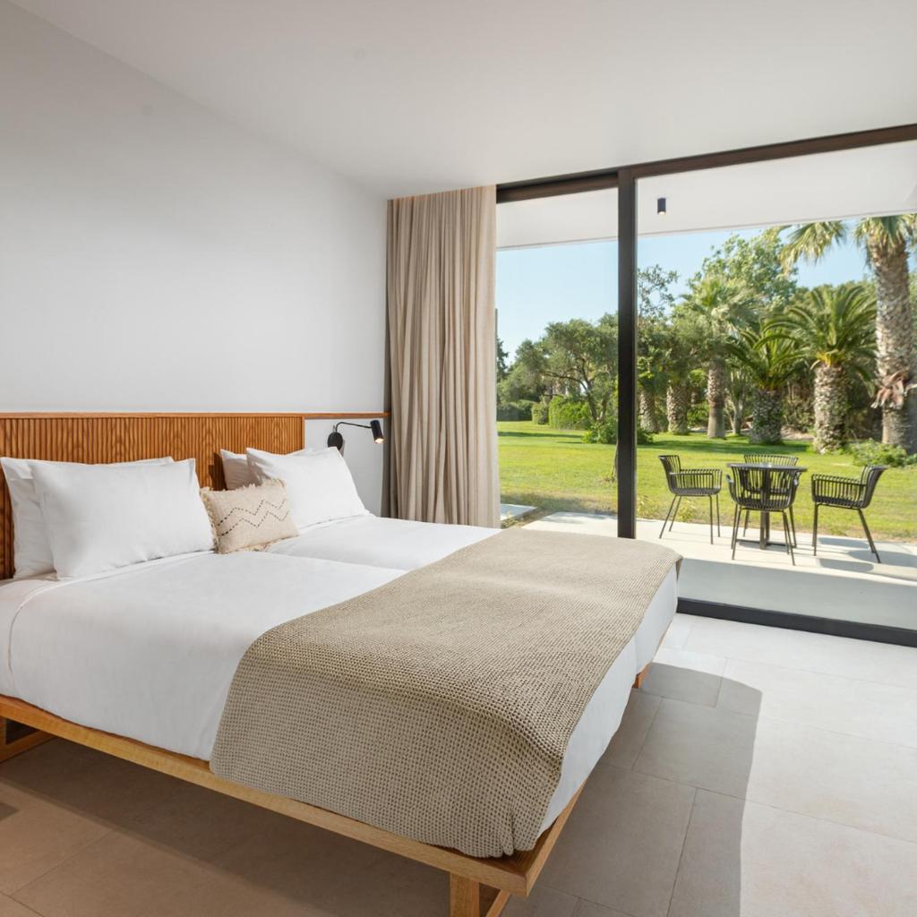 Caravia Beach Hotel photo 1