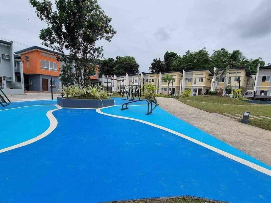 2 Storey House 4 BR Diamond Heights Near Airport photo 1