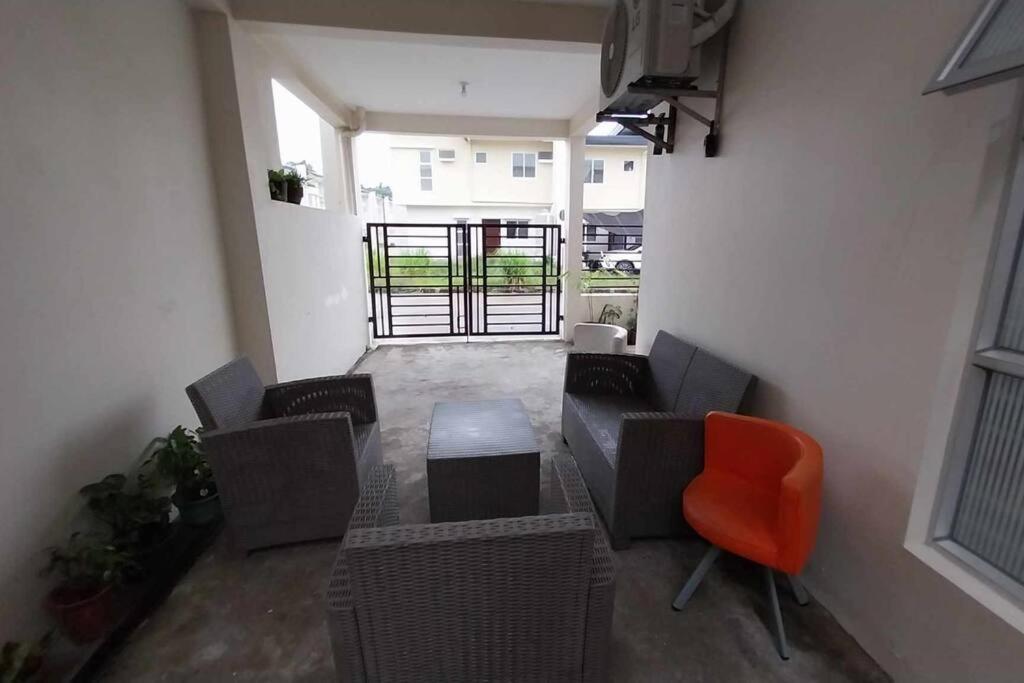 2 Storey House 4 BR Diamond Heights Near Airport photo 4