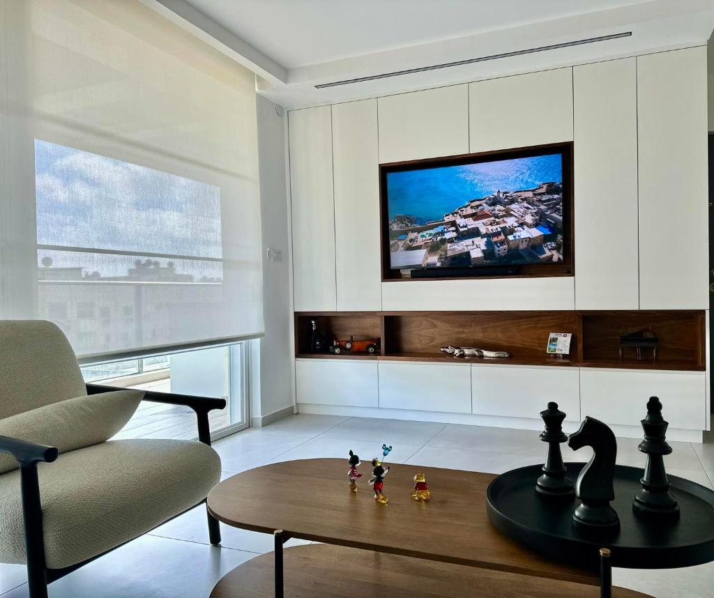 Suite In White photo 3