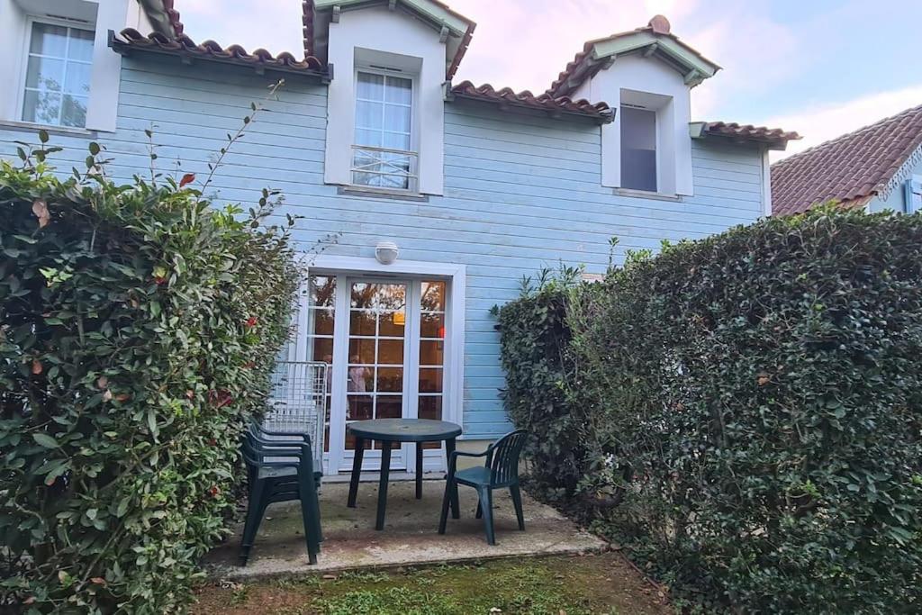 Cute Cottage with Pool at Marciac Lake photo 1