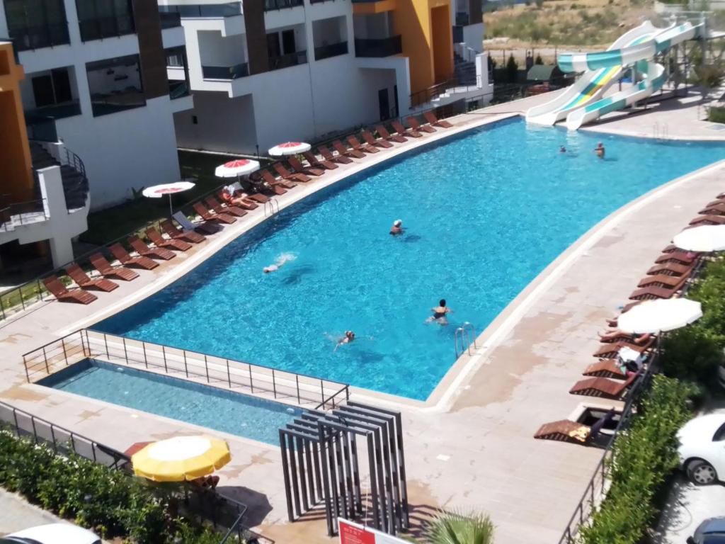 Mersin condominium Life City with pool and sea