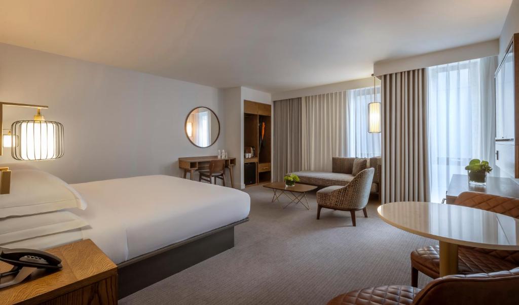 Hyatt Centric The Liberties Dublin Room Type - Deluxe Family Room