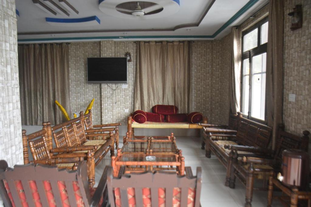 Eagle Nest, Malam Jabba by LMC photo 1