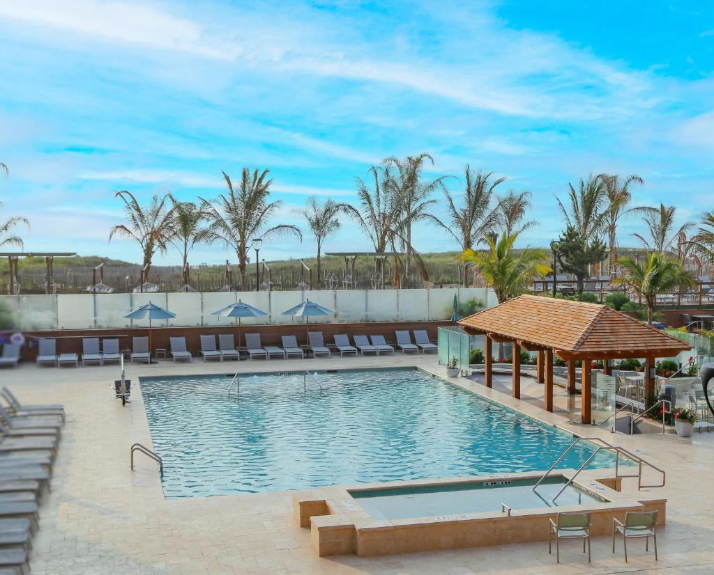 Holiday Inn Ocean City, an IHG Hotel photo 2