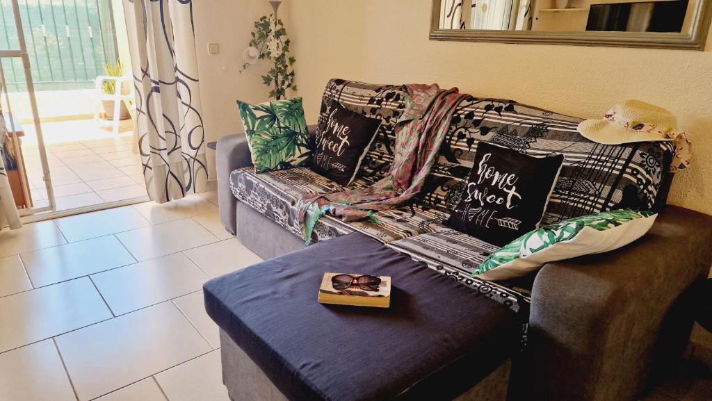Mareverde holiday's, 1 room & big terrace - Tap to explore photos